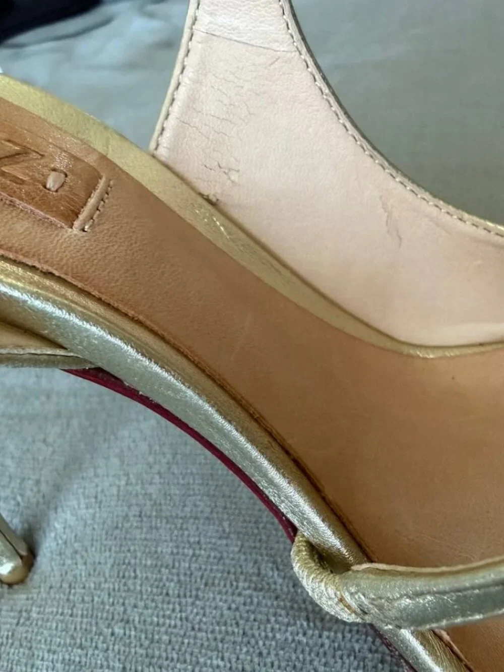 Schutz Women's Gold Sling Metallic 4" Heel Sandal/Shoes size 7B - Picture 10 of 12